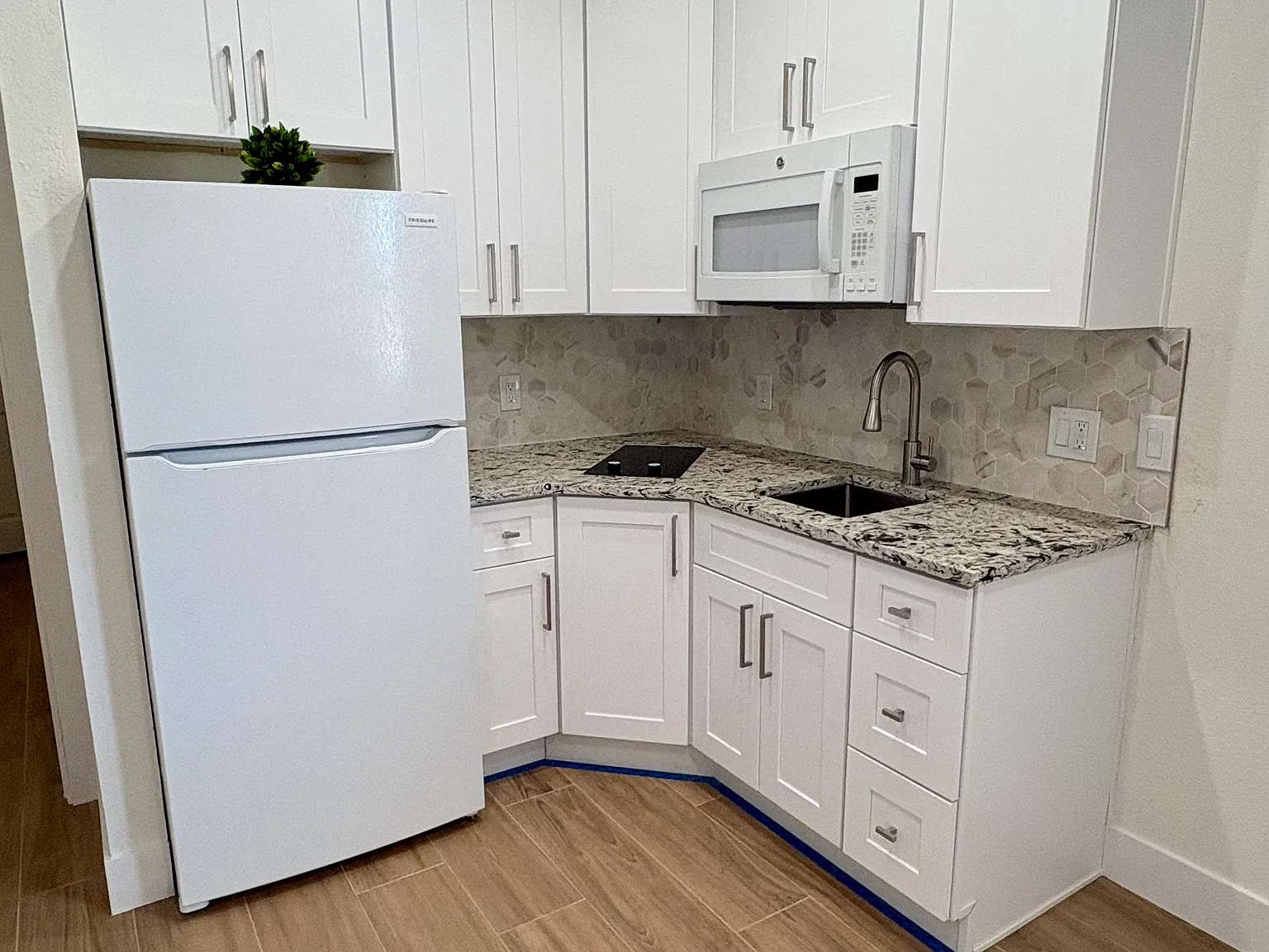 1 bed, 450 sqft, $1,400 — Photo 1