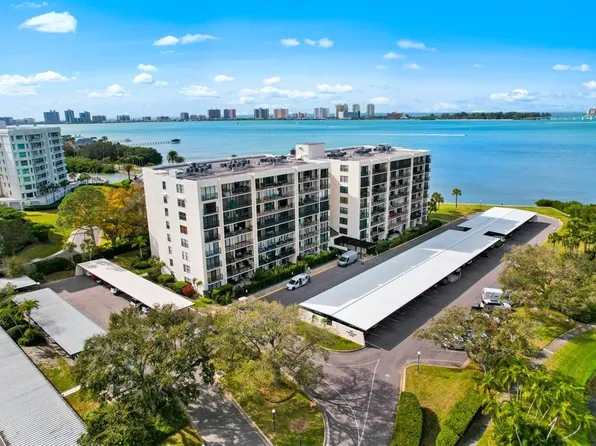 100 Oakmont Ln APT 806, Belleair, FL 33756