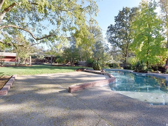 5th image of 5910 Hoffman Ln