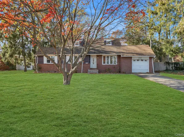 1392 Manor Lane, Bay Shore, NY 11706