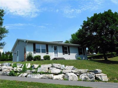 7354 E Hillcrest Ln, Slatington, PA, 18080