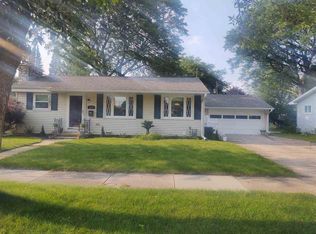 876 Harmel Ave, Oshkosh, WI 54902