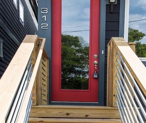 3rd image of 312 B Prince Ave