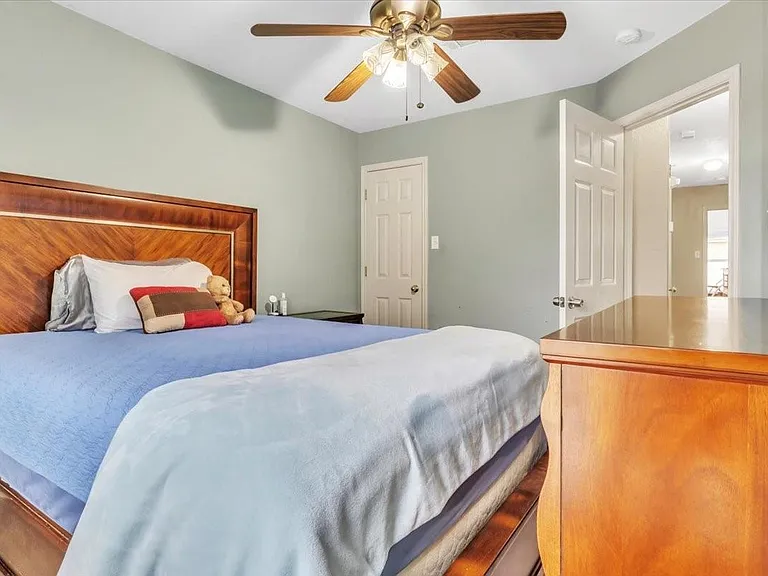 1700 W Pflugerville Pkwy — Photo 27
