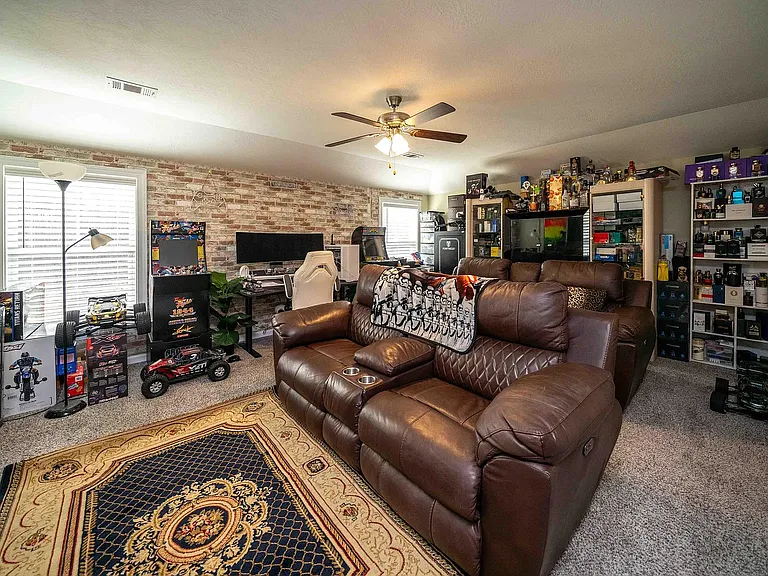 253 Prominence Dr — Photo 14