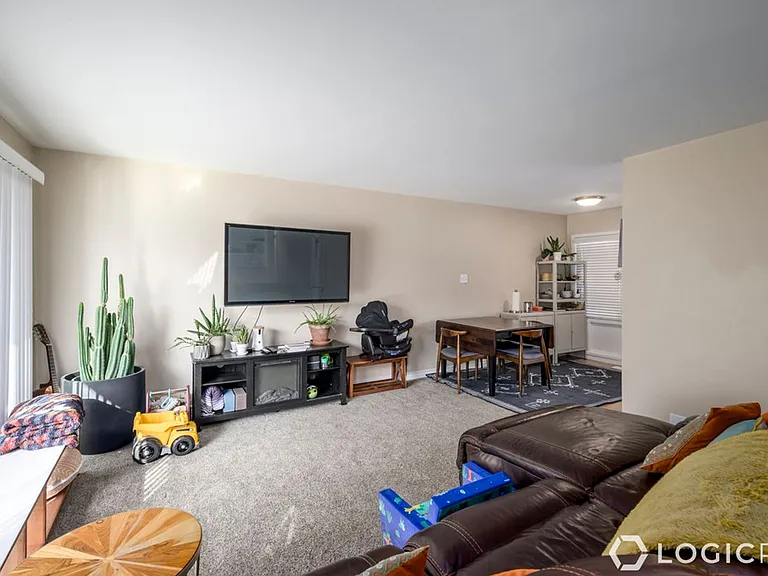 6845 S Greenfield Way — Photo 7