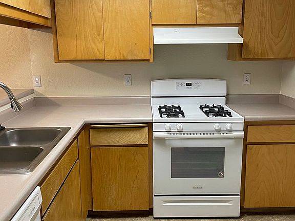 4th image of 1420 Serrano Pl APT C