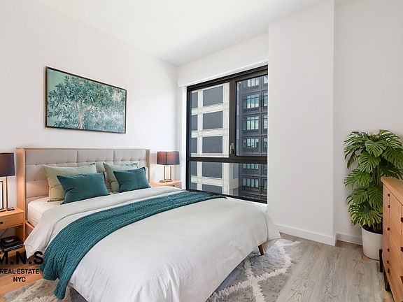 5th image of 840 Fulton St #703