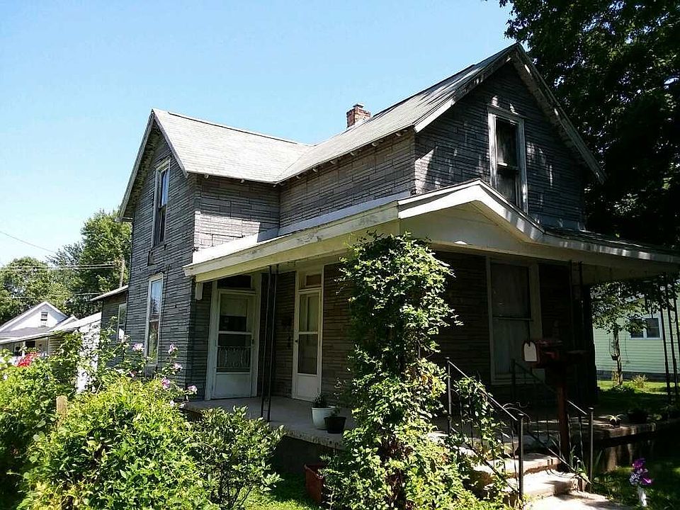1st image of 611 E River Blvd