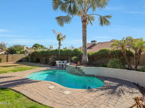 6123 W GRANDVIEW Road, Glendale, AZ 85306