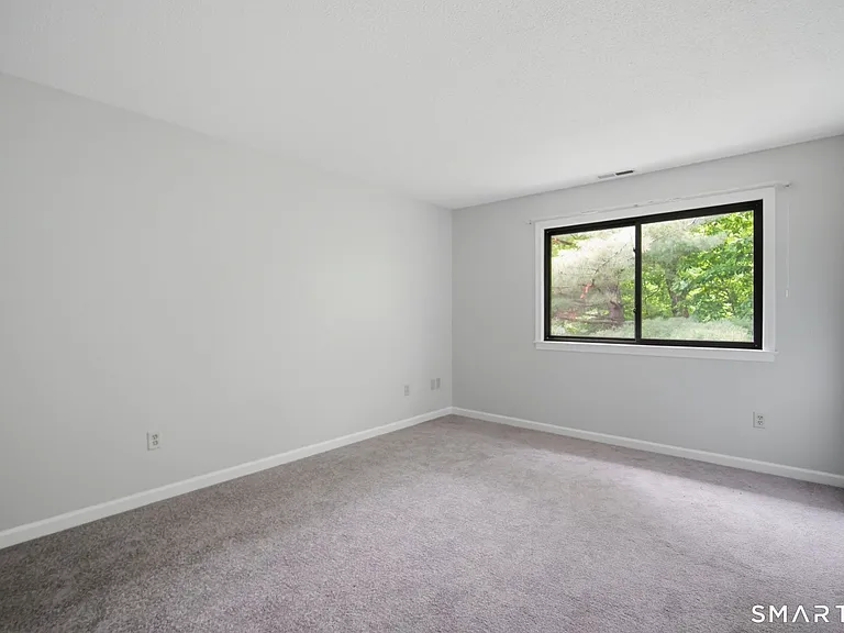808 Mill Pond Dr #808 — Photo 17