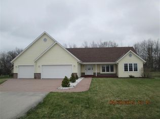 5915 Eagle Point Dr, Racine, WI 53406