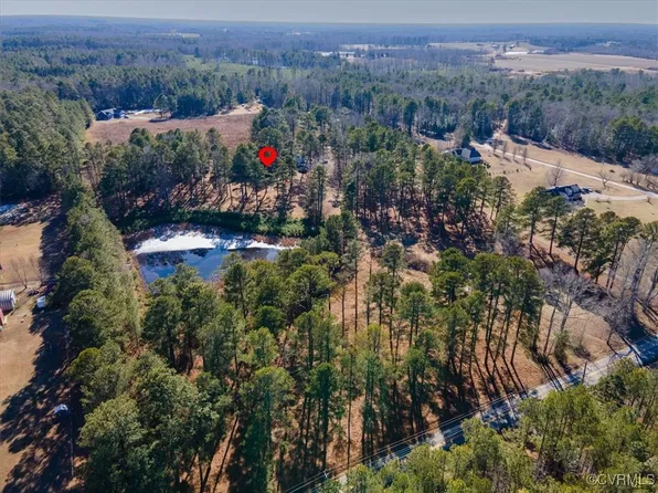 6709 W Quaker Rd, Disputanta, VA 23842