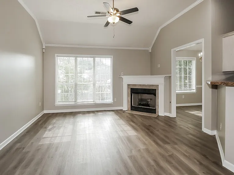 25 Oakland Woods Cv — Photo 5