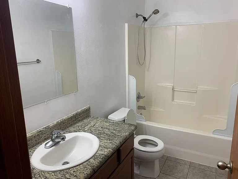 1013 N Pierce Dr — Photo 5