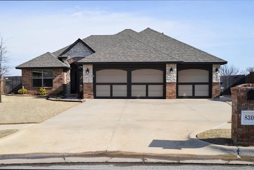 1st image of 8300 NW 141st Cir