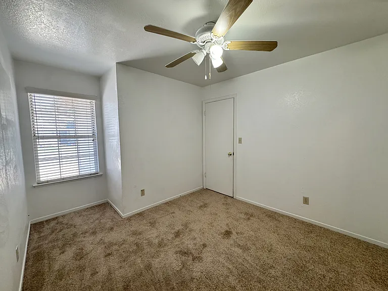 2101 E Pinedale Ave — Photo 10