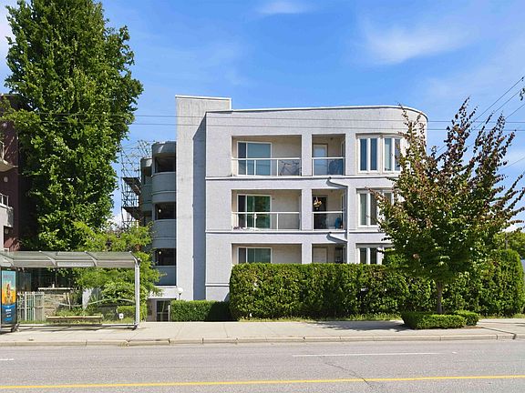 5th image of 3505 Broadway W #402