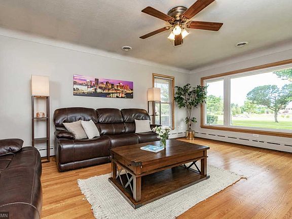 4th image of 1020 Ivy Ave E