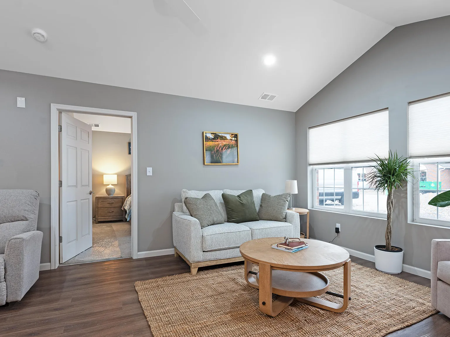 2 bed, 2.0 bath, 1100 sqft, $2,600 — Photo 2