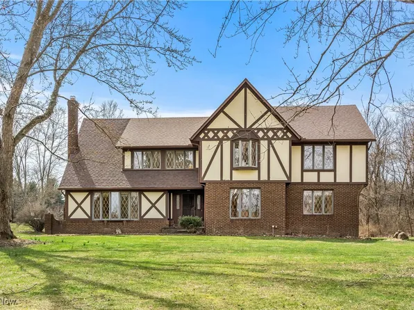 2520 Cana Cir, Hinckley, OH 44233