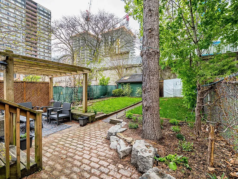 144 Bold St #UPPER — Photo 45