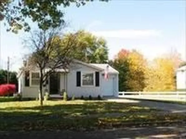 536 Kelly St NW, New Philadelphia, OH 44663