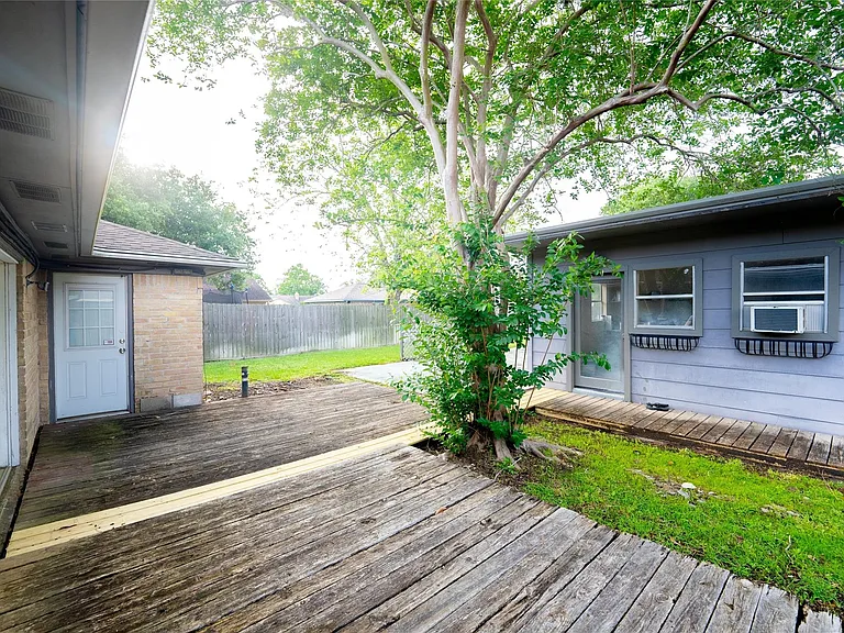 14110 Greenway Dr — Photo 18