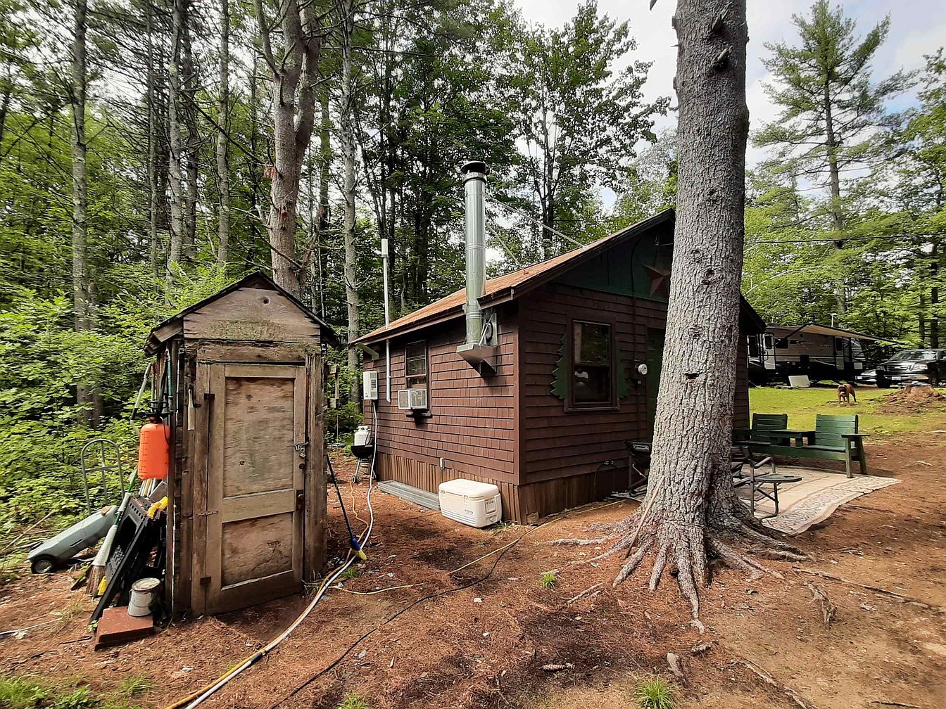 c. 1960 Adorable One Room Cabin For Sale in Ossipee, NH. 95K Sold Old Houses Under 100K