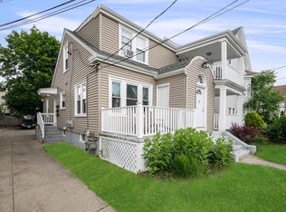 31 Pembroke Ave #1, Providence, RI 02908