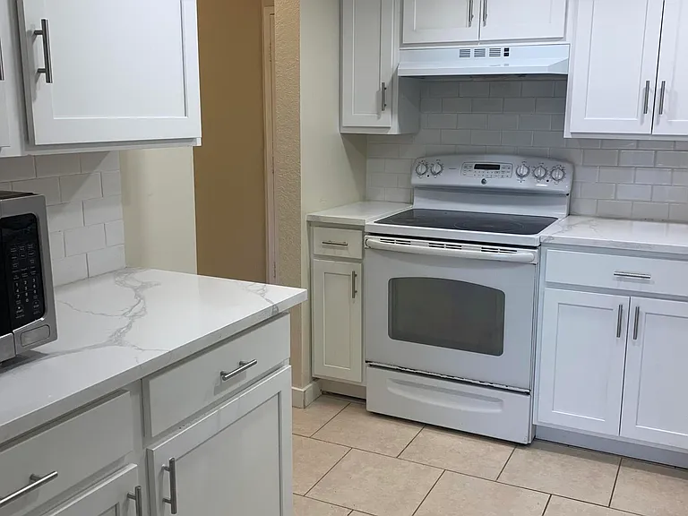 4364 NW 9th Ave #15-3B — Photo 6