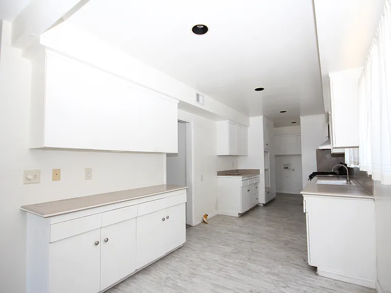 1290 Brightwood St — Photo 9