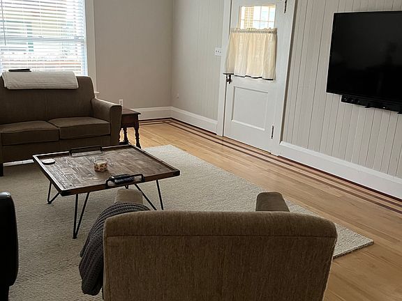 3rd image of 111 Eucalyptus Ave