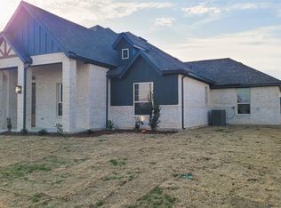 1924 Barrix Ln, Desoto, TX 75115