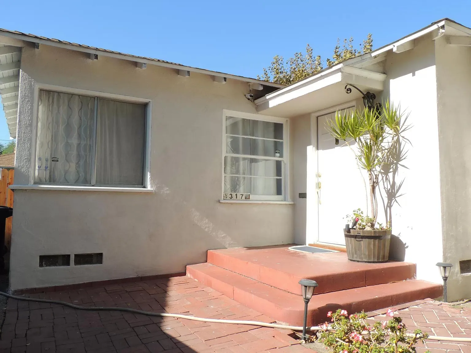 2 bed, 1081 sqft, $3,400 — Photo 3