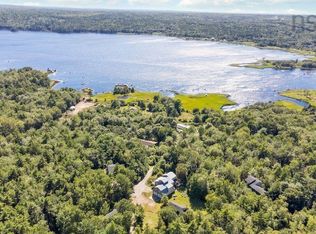 187 Hartz Point Rd, Shelburne, NS B0T1W0