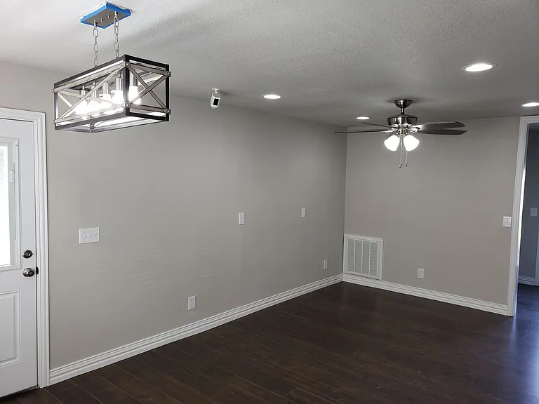 1711 Longview St — Photo 17
