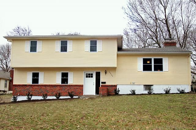 1st image of 10923 Oak St