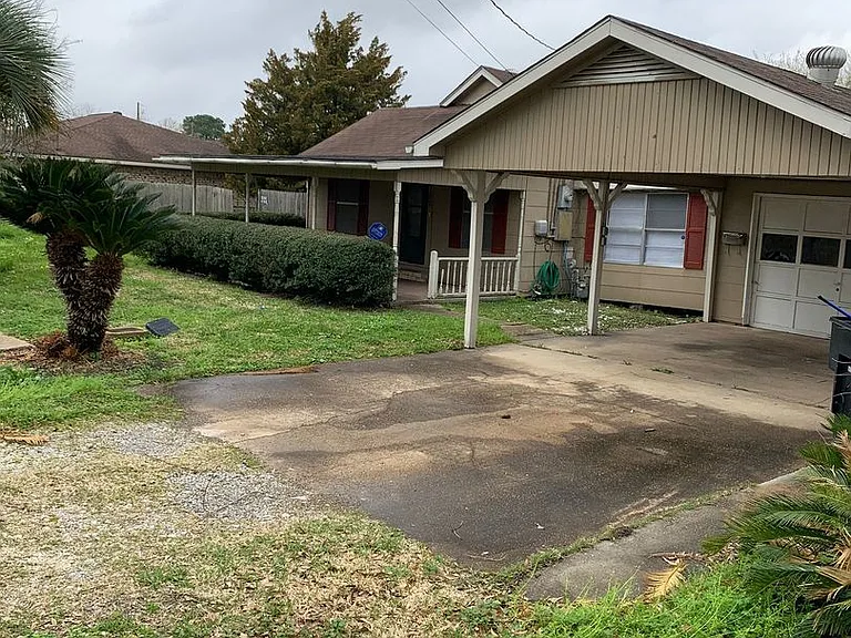 4700 Beaumont Ave — Photo 2