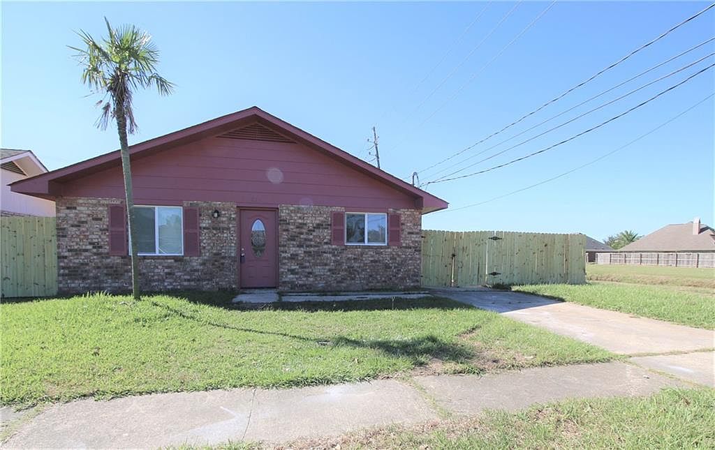825 Saint Andrews Blvd, La Place, LA 70068 Zillow