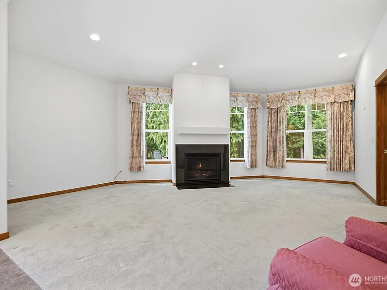237 Creekview Crst — Photo 13
