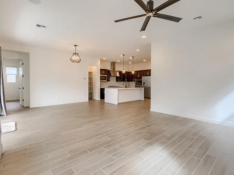 1005 E Paseo Way — Photo 19