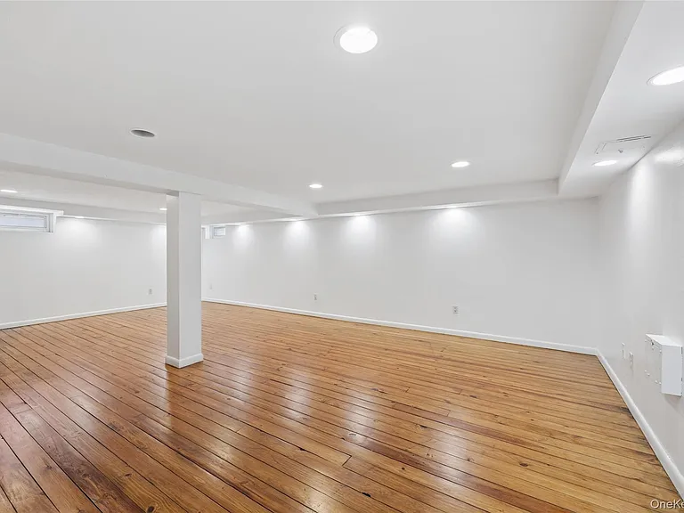 31 Evelyn Ln — Photo 19