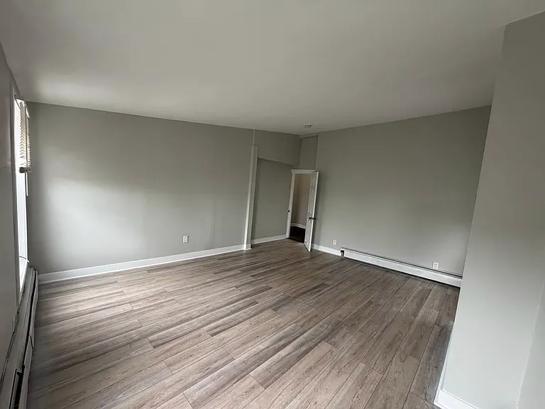 155 W Main St #1 — Photo 2