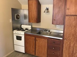 9098 14th Ave APT 4, Hanford, CA 93230