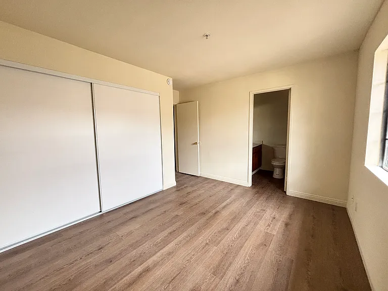 529 W Duarte Rd #H — Photo 12