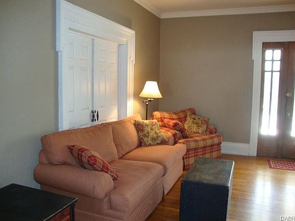 4th image of 416 E Court St