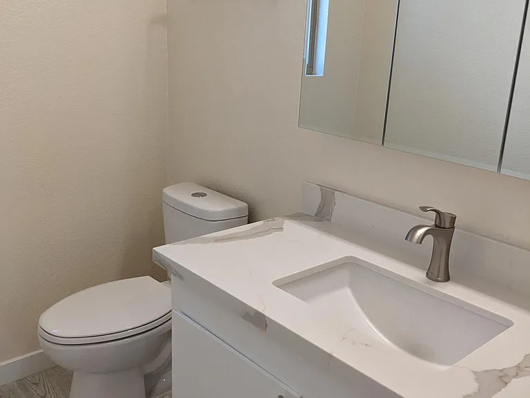 5637 Lake Park Way #6 — Photo 29