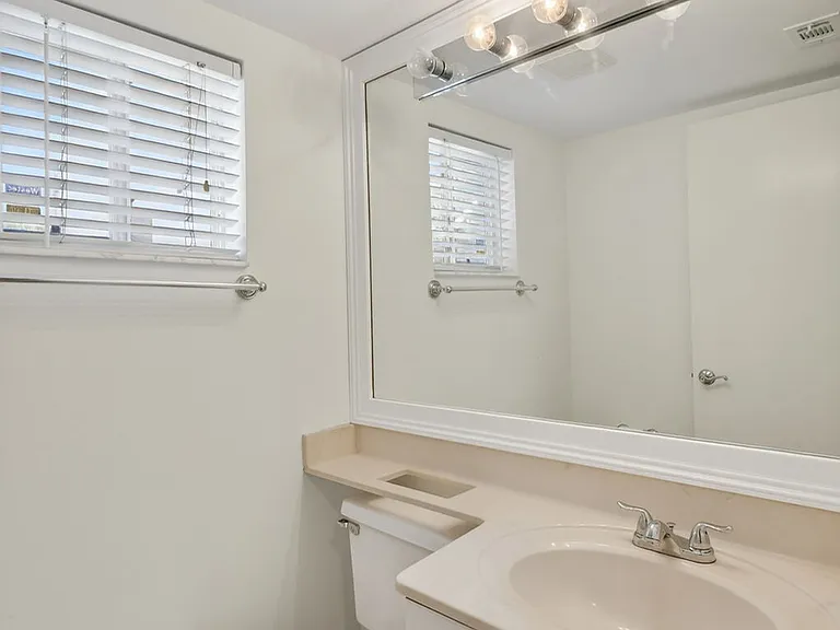 101 Half Moon Cir #B — Photo 6