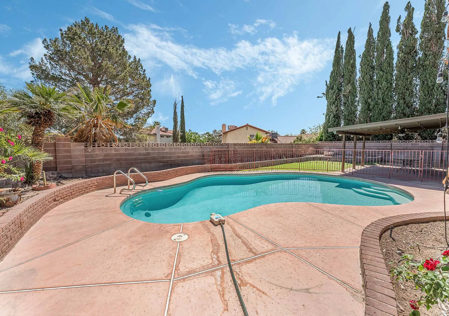 Gorgeous Pool Home For Lease! — Photo 4